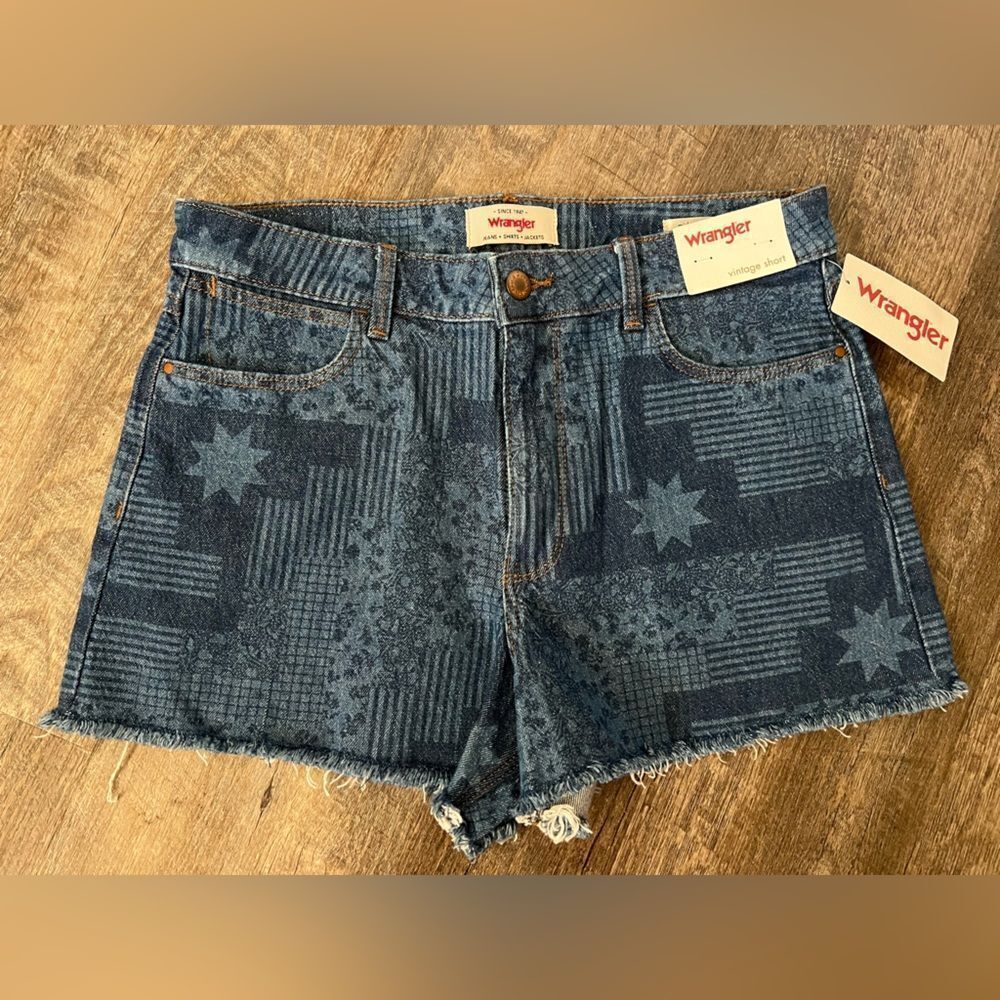 Wrangler Mid-Rise Vintage Short- Size 6